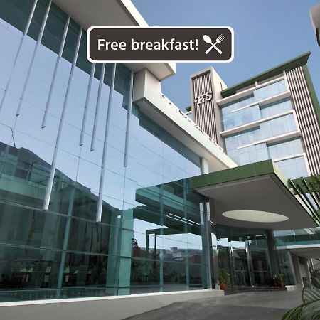 Hotel Santika Tasikmalaya Exteriér fotografie